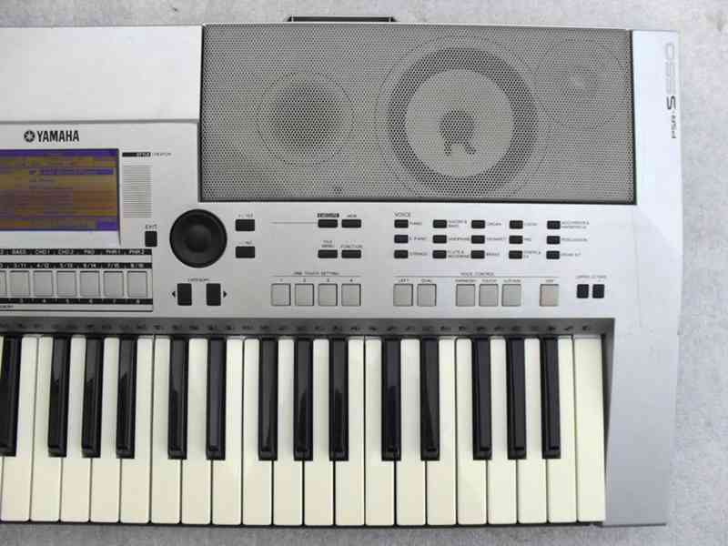 Yamaha PSR S550 - foto 4