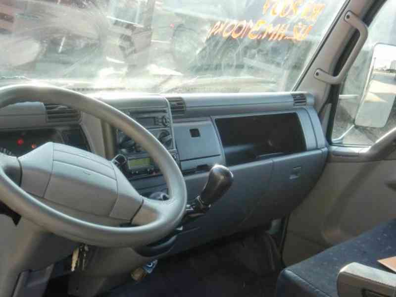 MITSUBISHI Fuso Canter - foto 6