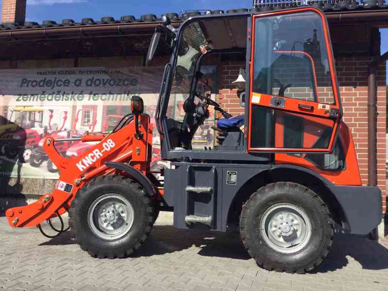 kloubový Nakladač CR08, 2500 kg + radlice na sníh - foto 2