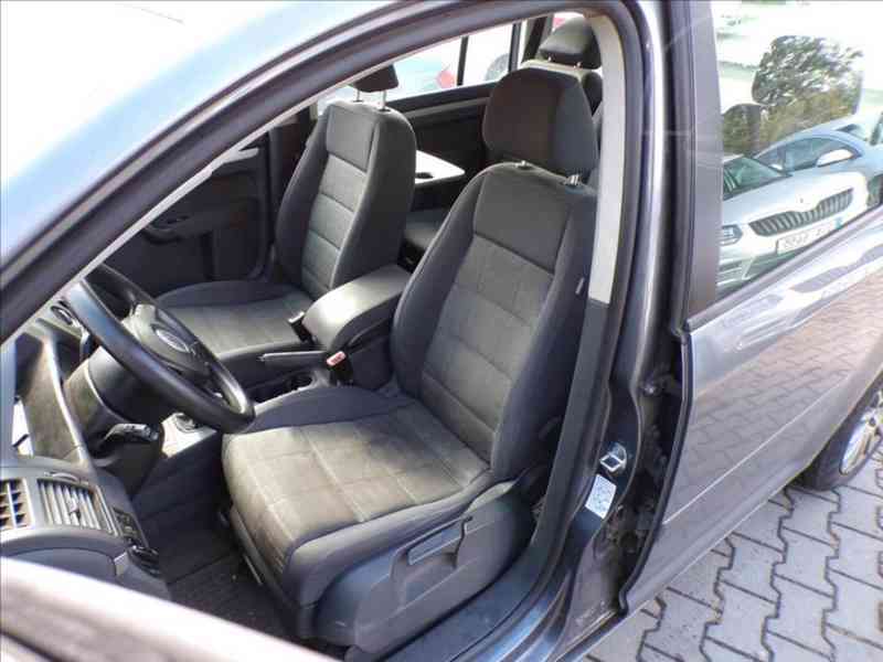 Volkswagen Touran 1,9 TDI TAŽ.ZAŘ.,NAVIGACE - foto 8