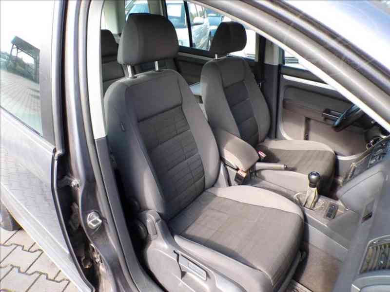 Volkswagen Touran 1,9 TDI TAŽ.ZAŘ.,NAVIGACE - foto 12