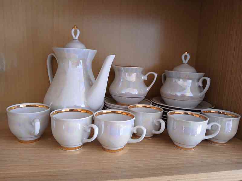 Porcelánová čajová souprava