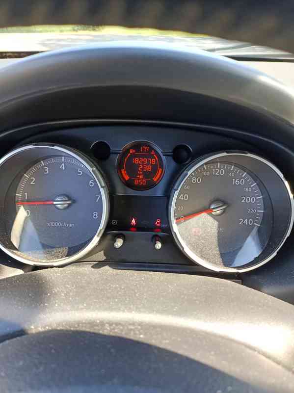 NISSAN QASHQAI 2,0 BENZIN , 4x4 , PANORAMA - foto 10