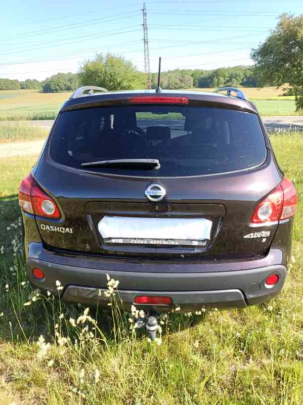 NISSAN QASHQAI 2,0 BENZIN , 4x4 , PANORAMA - foto 5