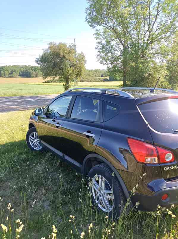NISSAN QASHQAI 2,0 BENZIN , 4x4 , PANORAMA - foto 4