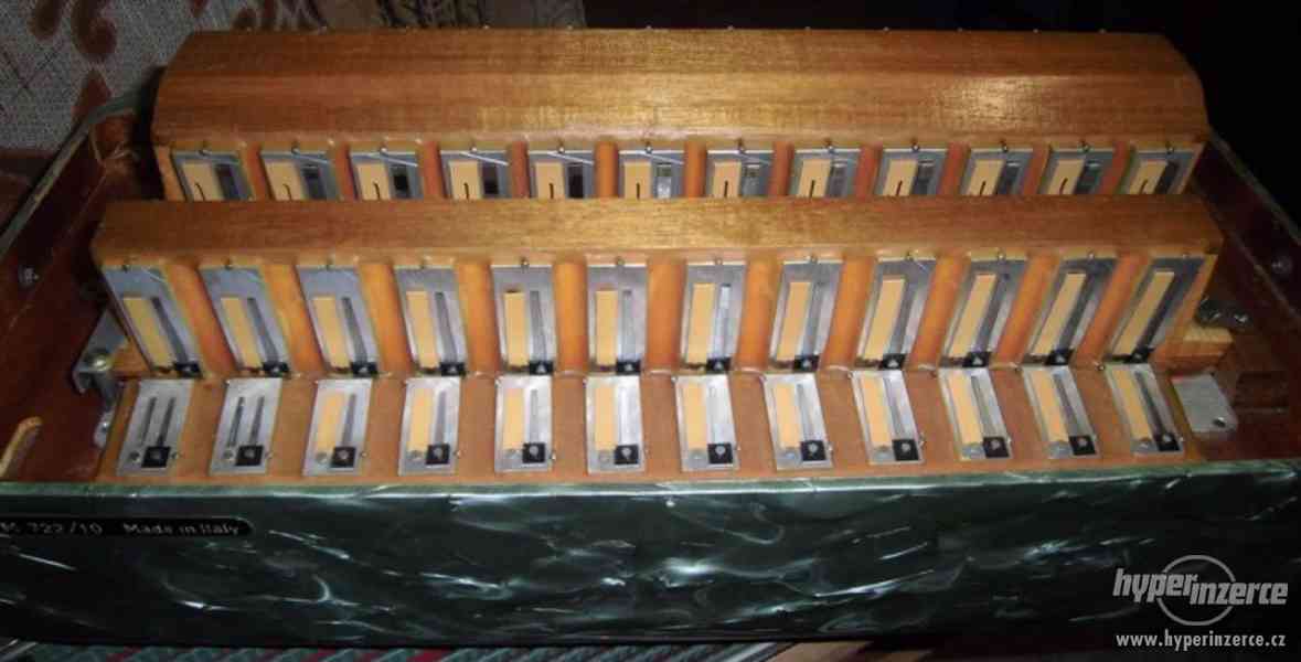 Scandalli knoflíkový akordeon - foto 6