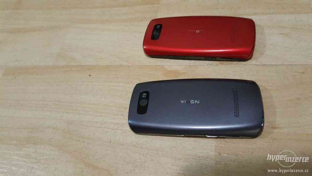 Nokia Asha 306 - foto 3