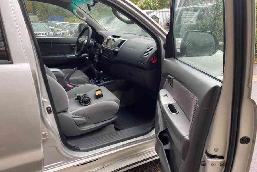 Toyota Hilux3.0 D-4D 126kw - foto 2