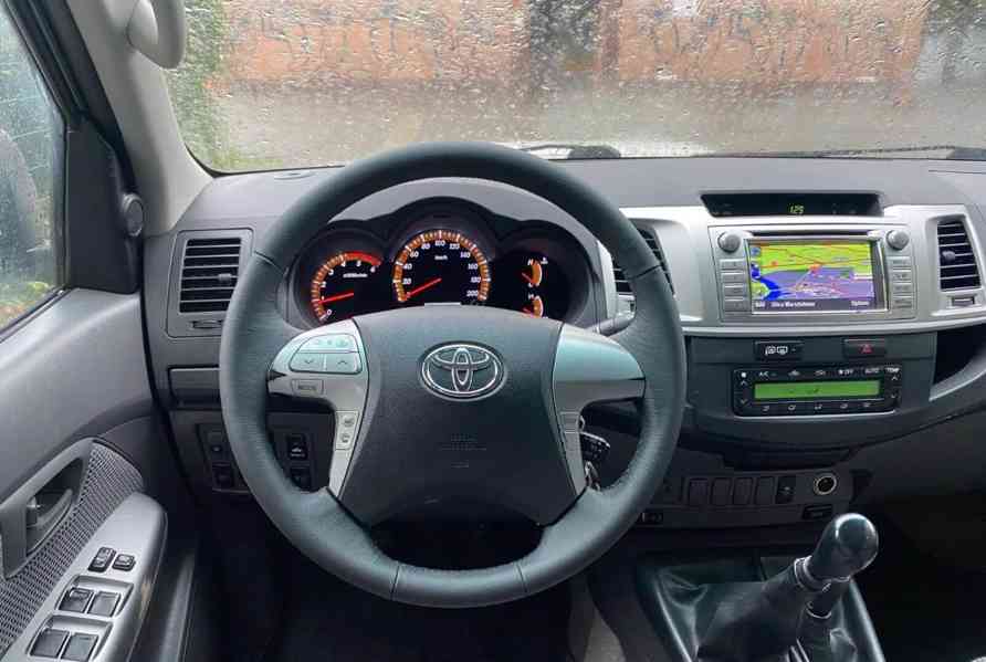 Toyota Hilux3.0 D-4D 126kw - foto 6