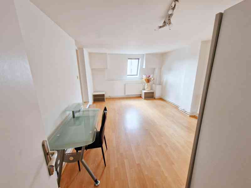 Pronájem prostorného podkrovního bytu 6+1, 171 m² – Krupská - foto 4