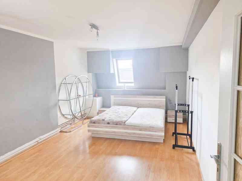 Pronájem prostorného podkrovního bytu 6+1, 171 m² – Krupská - foto 5