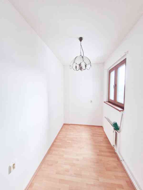 Pronájem prostorného podkrovního bytu 6+1, 171 m² – Krupská - foto 8