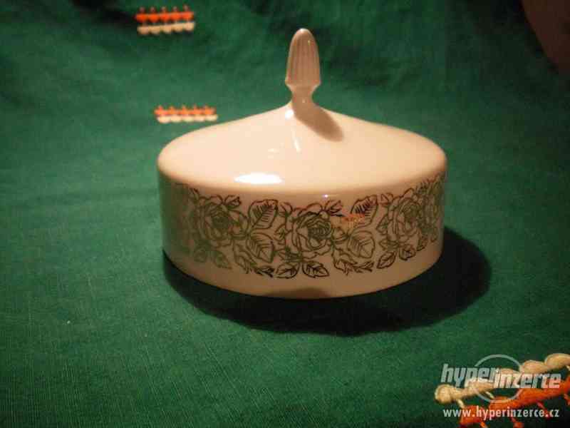 Porcelánový poklop na máslo a dětské porcelánové talířky - foto 1