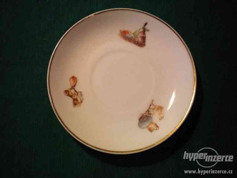 Porcelánový poklop na máslo a dětské porcelánové talířky - foto 3