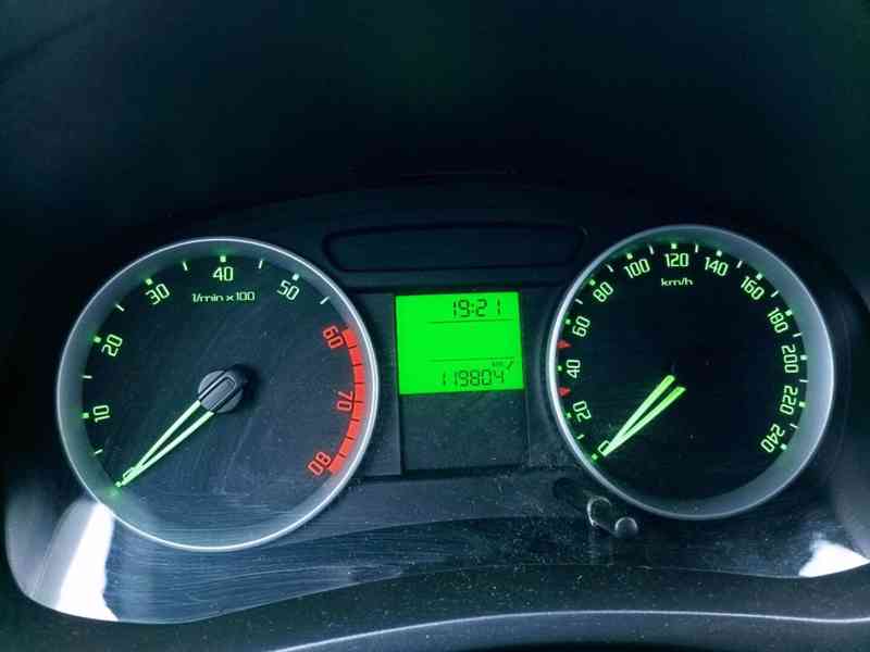 ŠKODA FABIA, 1,6l, 77kW, 2007, 120 000km. - foto 2