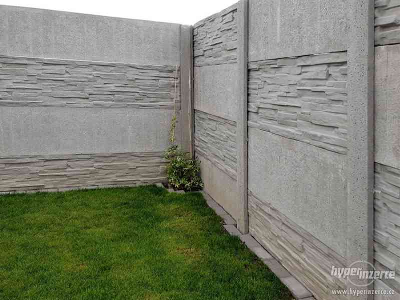 Betonový plot - vzor břidlice - foto 1