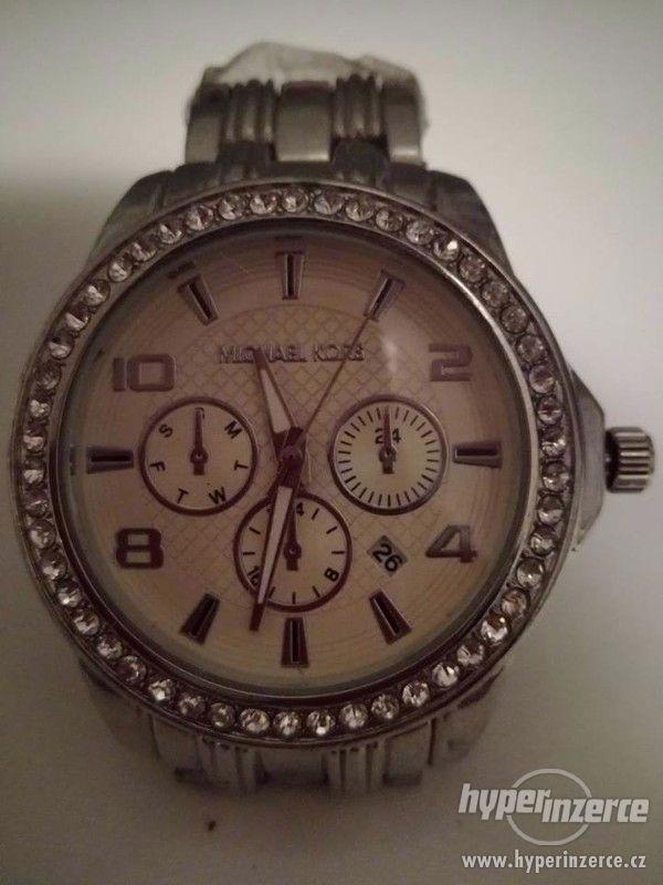Dámské hodinky Michael Kors - stříbrné - foto 1