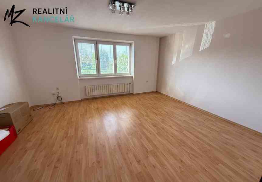Prodej vícegeneračního domu 350 m², pozemek 780 m² - foto 9