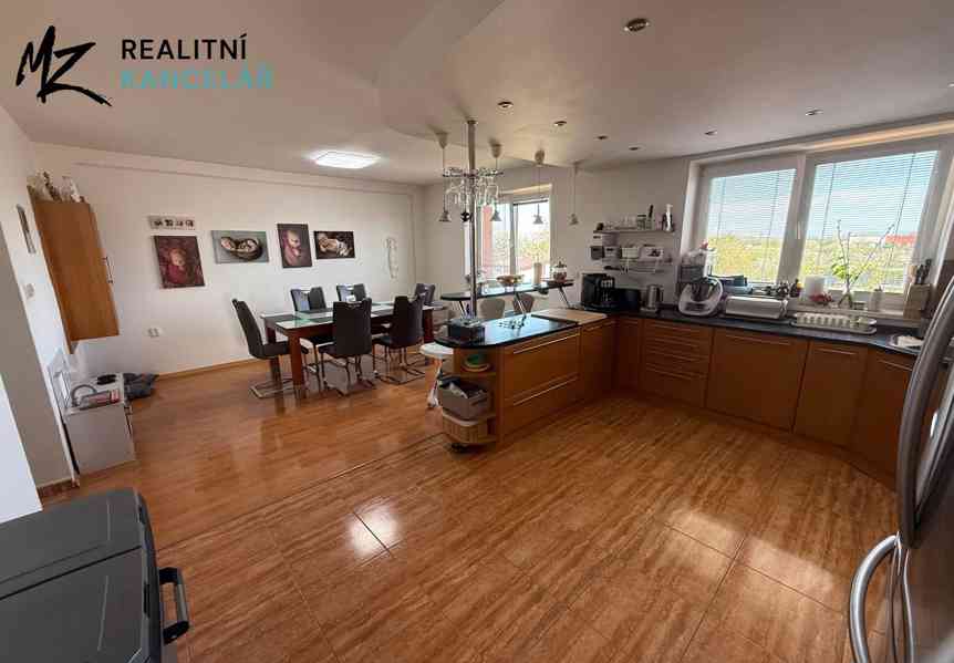 Prodej vícegeneračního domu 350 m², pozemek 780 m² - foto 12