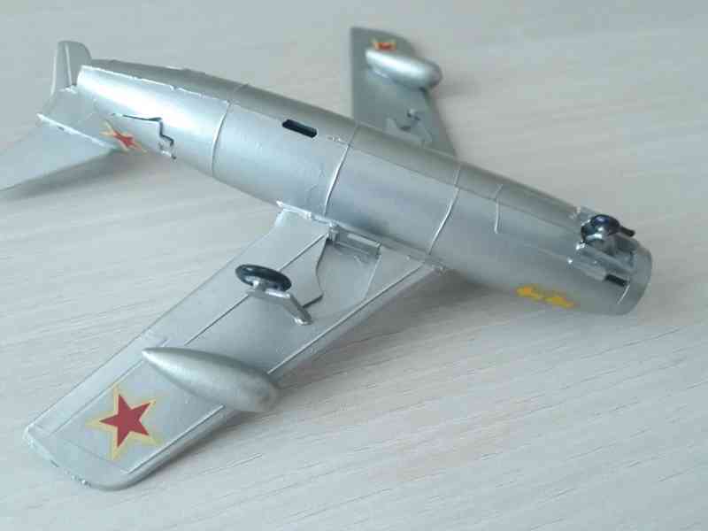  MiG-15 - sestavený model (44)  - foto 3