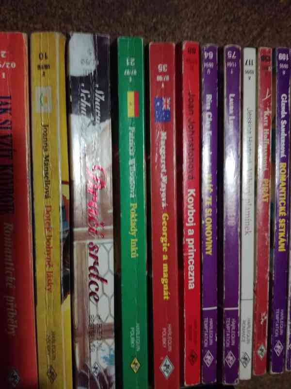 Cca 1200 knih - různé žánry - foto 2