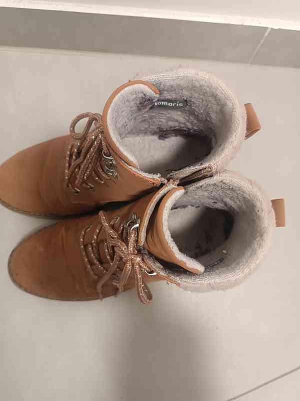 Pořádně nošené dámské zimní botičky  - foto 3