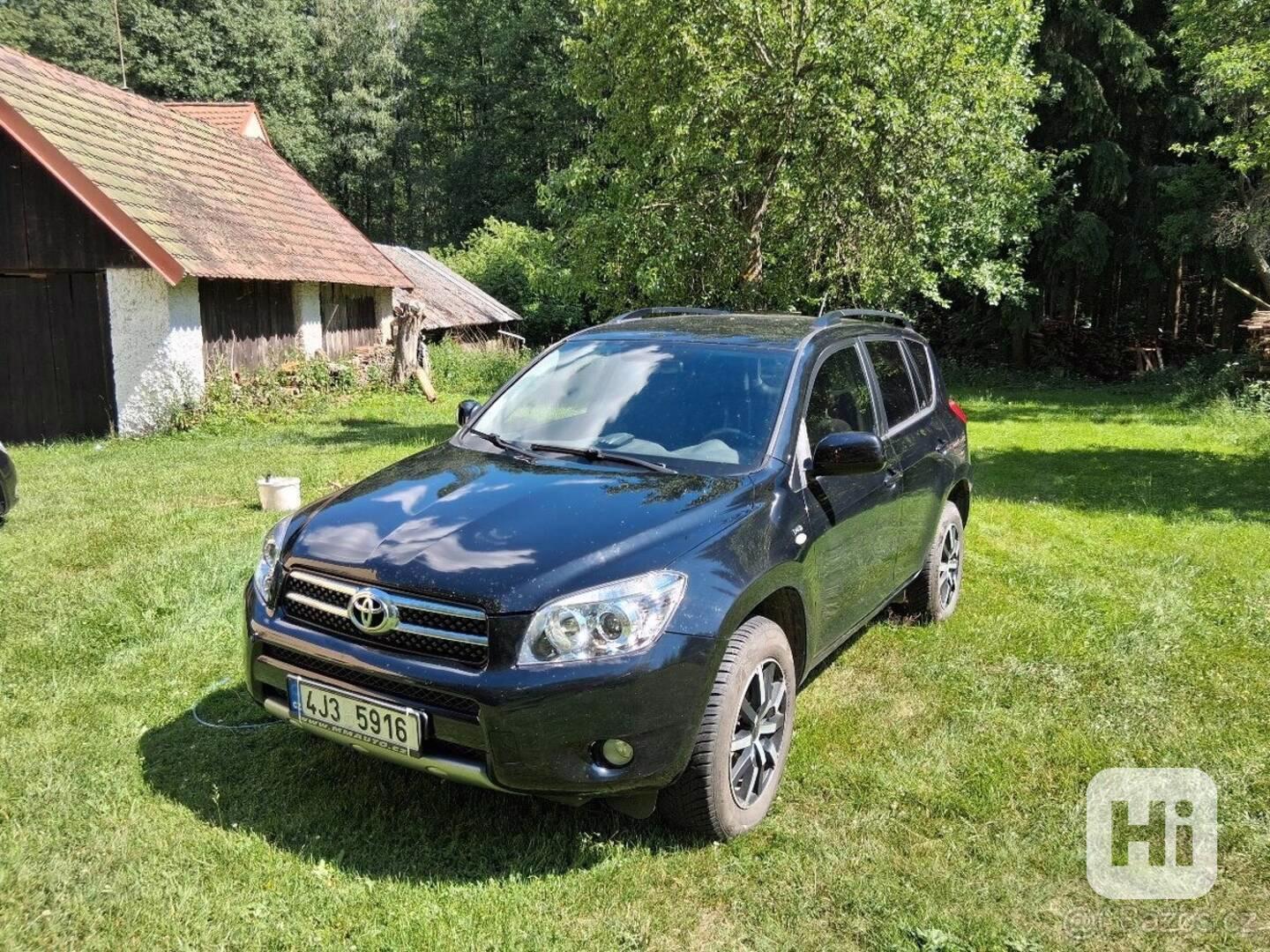 Toyota RAV4 2,2   r. v. 2008, spolehlivé SU - foto 1