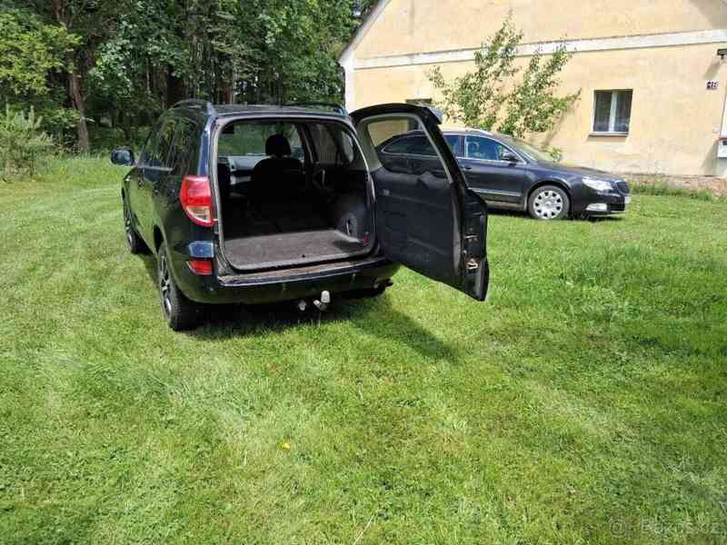 Toyota RAV4 2,2   r. v. 2008, spolehlivé SU - foto 5