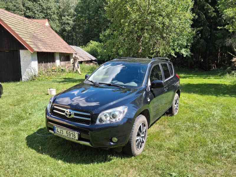Toyota RAV4 2,2   r. v. 2008, spolehlivé SU - foto 1