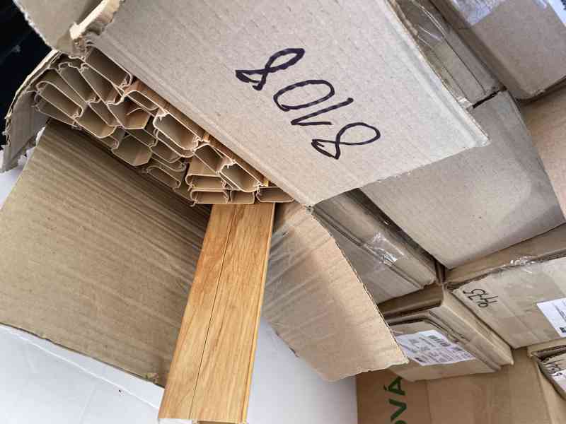 Podlahové lišty 250 cm  nové