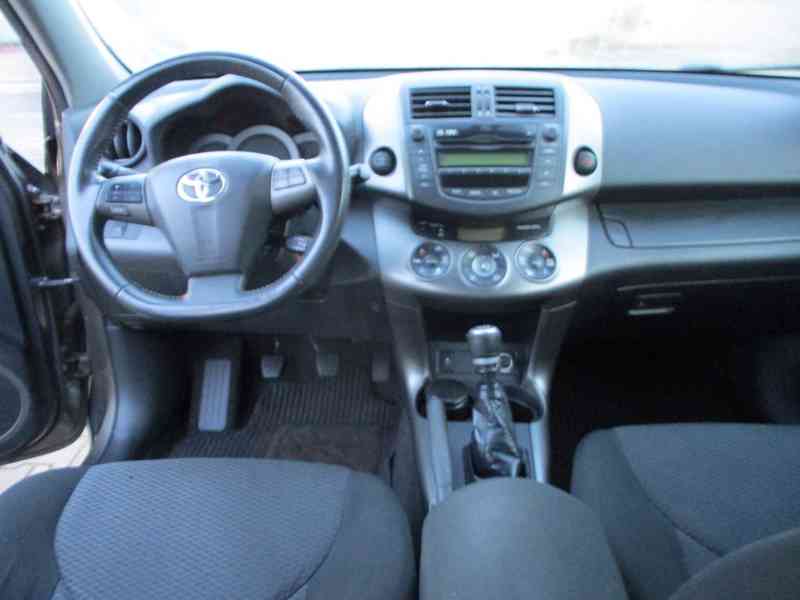 Toyota RAV 4 2,0i  Life 4x4 benzín 116kw - foto 8