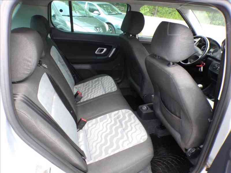Škoda Fabia 1,6 16V TAŽNÉ ZAŘÍZENÍ - foto 11