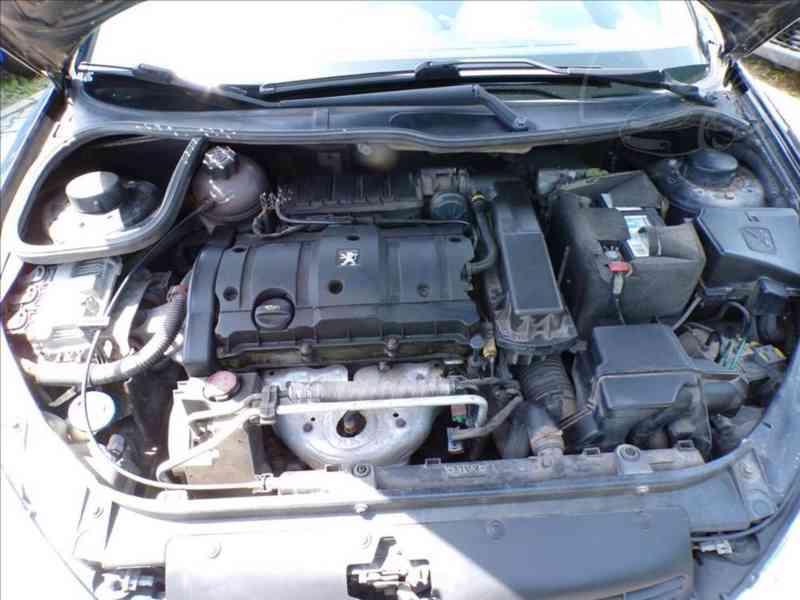 Peugeot 206 1,6 16V TAŽNÉ ZAŘÍZENÍ - foto 11