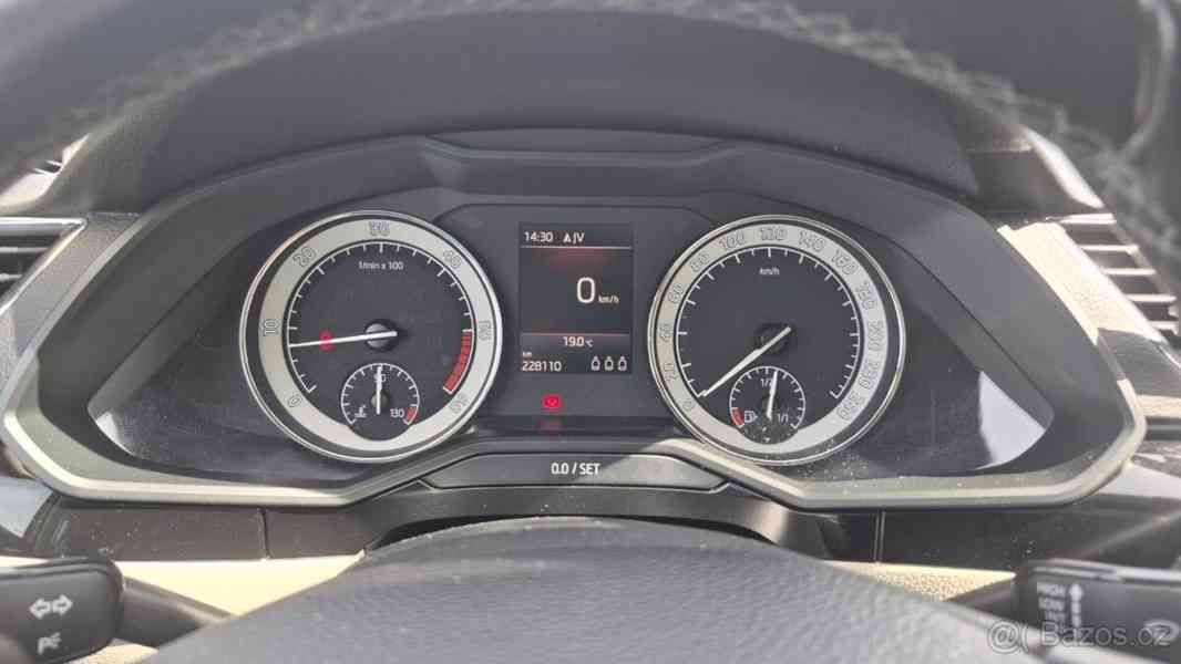 Škoda Superb 2,0 - foto 13