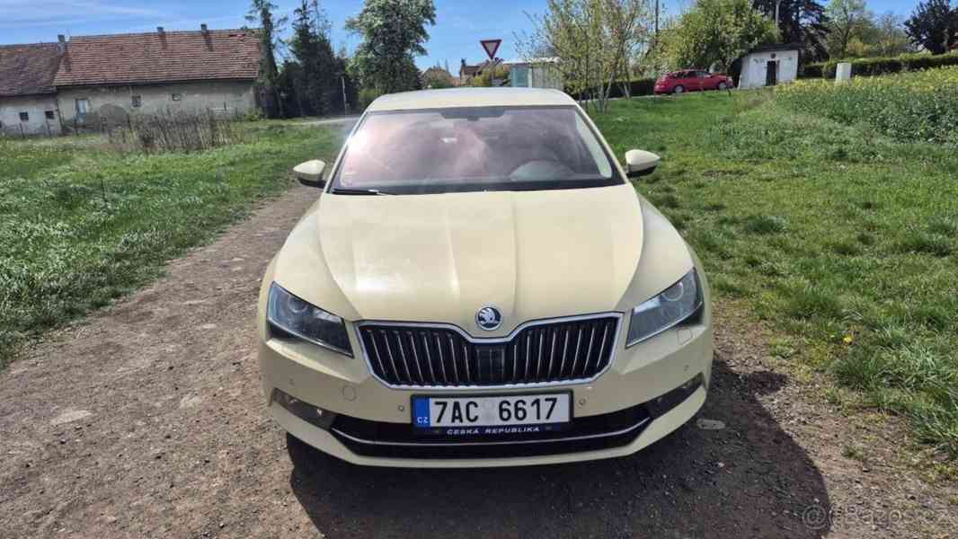 Škoda Superb 2,0 - foto 1