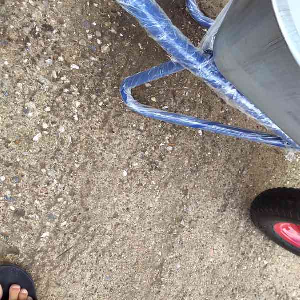 kolecko 130L nosnost 210kg stavebni zahradni vozík - foto 8