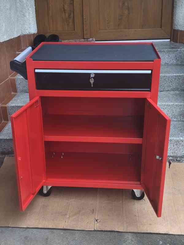 Prodám NEPOUŽITOU Mobilní skříňka na nářadí se skříňkou a zá - foto 6