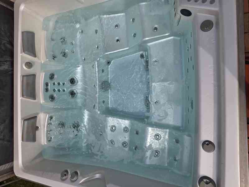 Vířivka USSPA Persea 11/2022 - foto 2