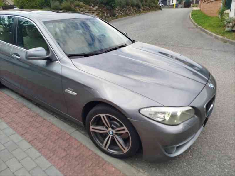 BMW Řada 5 3,0 - foto 17