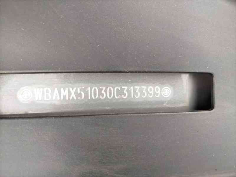 BMW Řada 5 3,0 - foto 13
