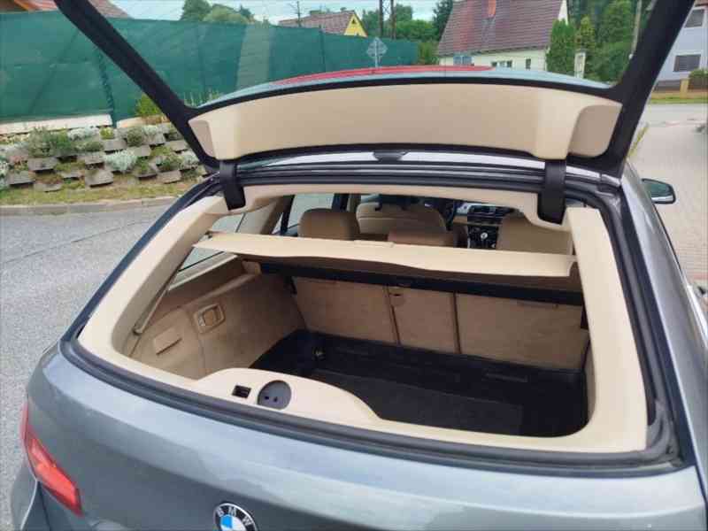 BMW Řada 5 3,0 - foto 11