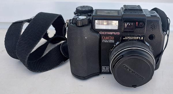Digitální fotoaparát Olympus C5050 - foto 1
