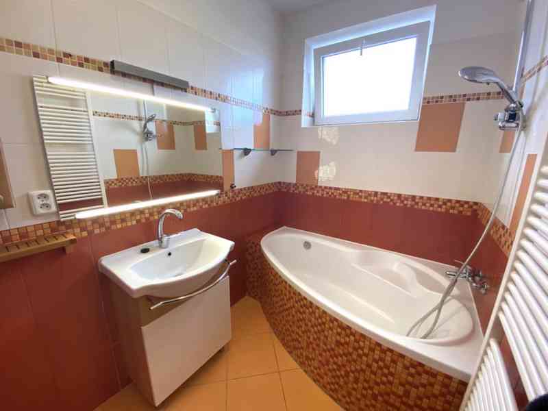 PRONÁJEM PROSTORNÉHO BYTU 3+1 V IVANČICÍCH U BRNA - foto 7