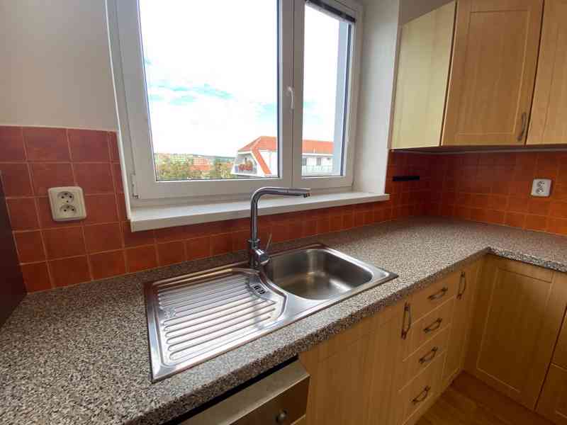 PRONÁJEM PROSTORNÉHO BYTU 3+1 V IVANČICÍCH U BRNA - foto 10