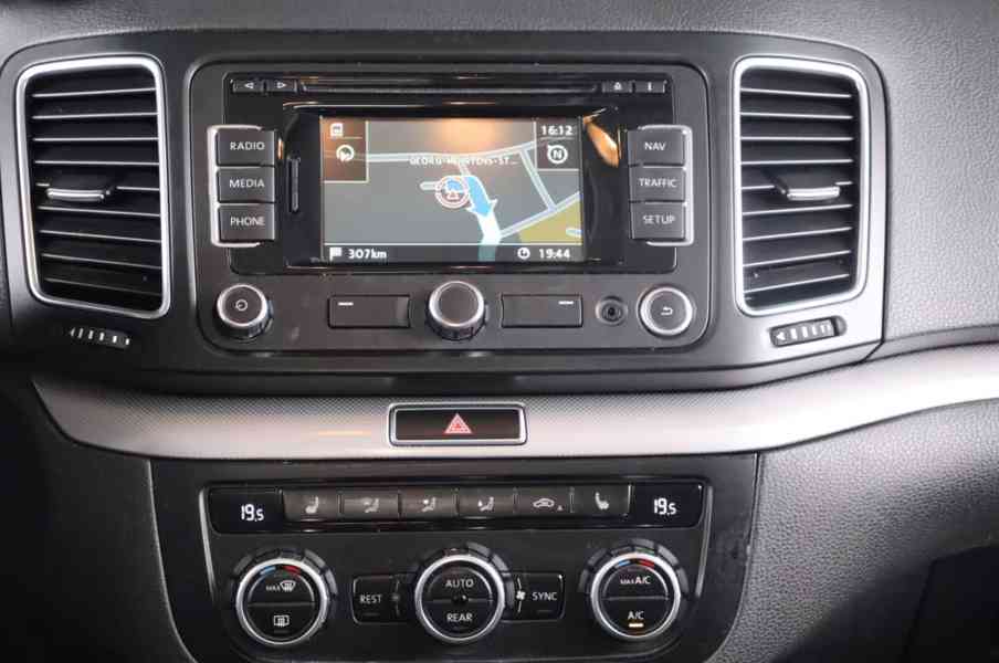 Volkswagen Sharan 2.0 TDI 4MOT Comfortline 103kw - foto 12