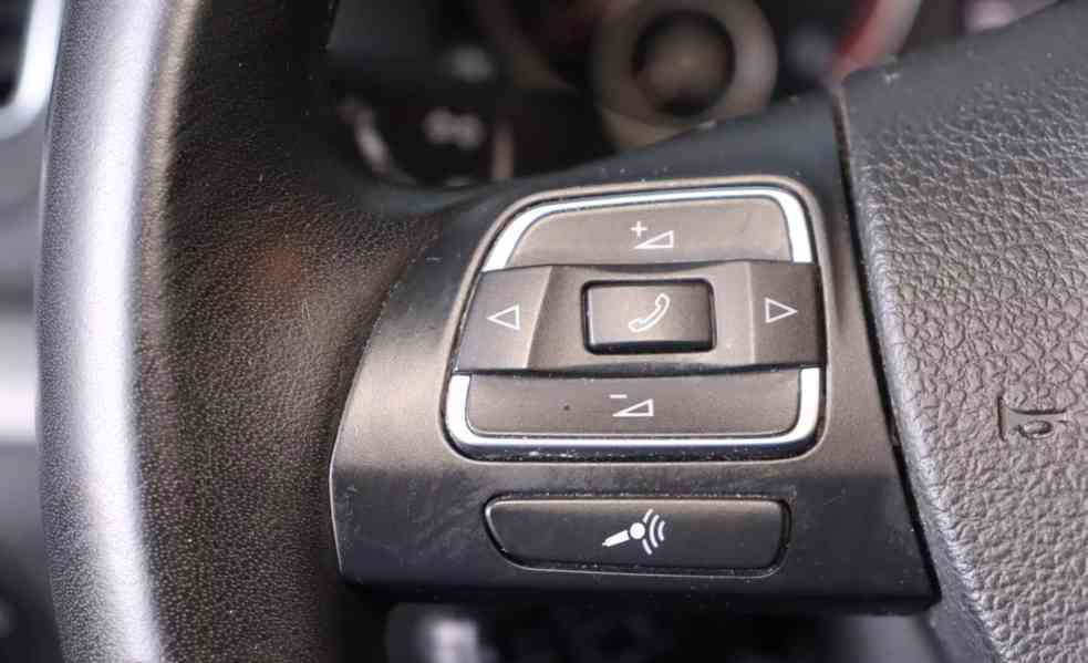 Volkswagen Sharan 2.0 TDI 4MOT Comfortline 103kw - foto 26