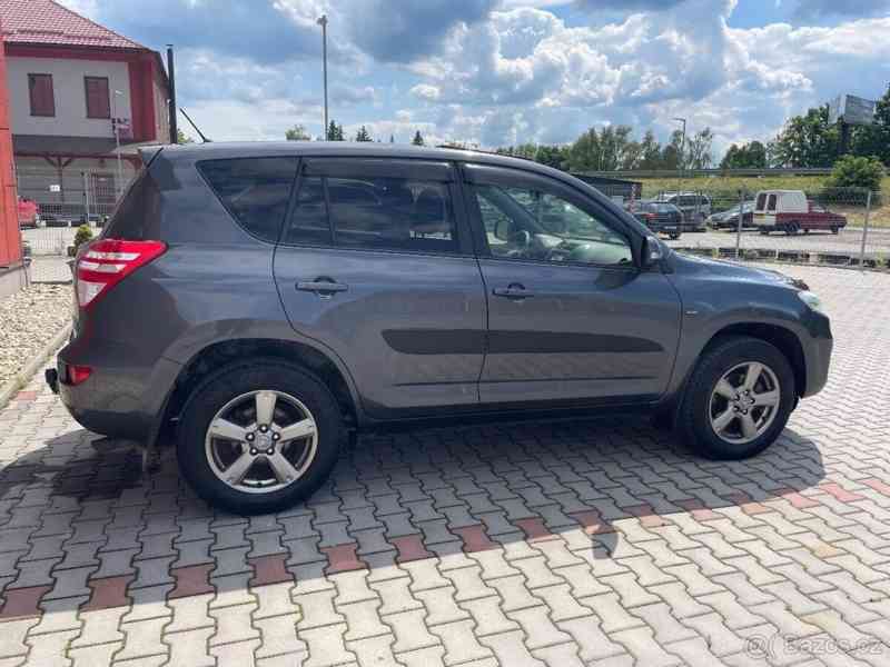 Toyota RAV4 2,2 4x4, r.v.12/2012 ODPOČET DPH - foto 5