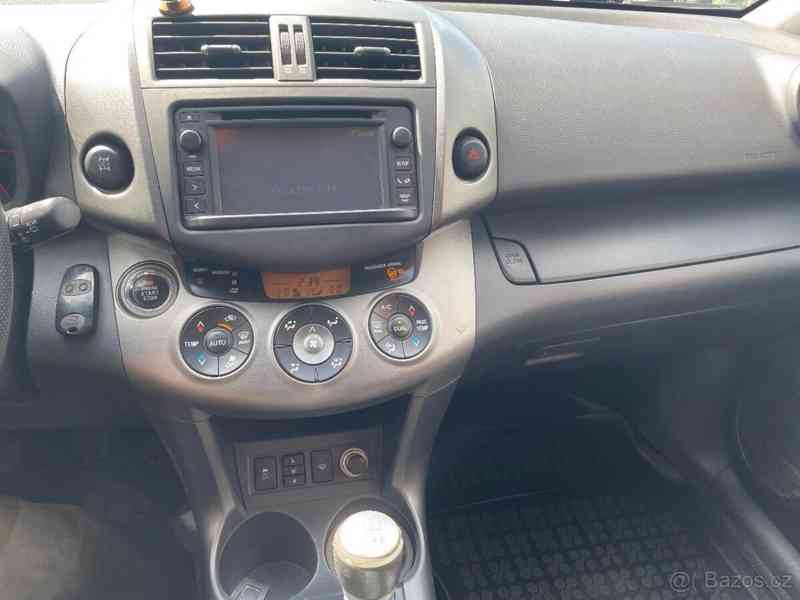Toyota RAV4 2,2 4x4, r.v.12/2012 ODPOČET DPH - foto 7
