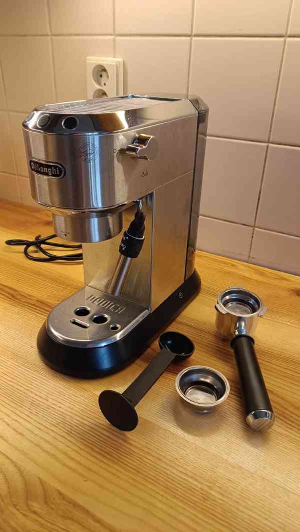 Kávovar Delonghi Dedica 685.W stříbrný až na 2 kávy - foto 3