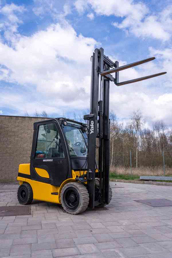 Vysokozdvižný vozík Yale GLP35VX - foto 4
